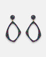 Pareja de pendientes statement Bohemme Musa en plata envejecida con pavé de circonitas azules, verdes y rosas.