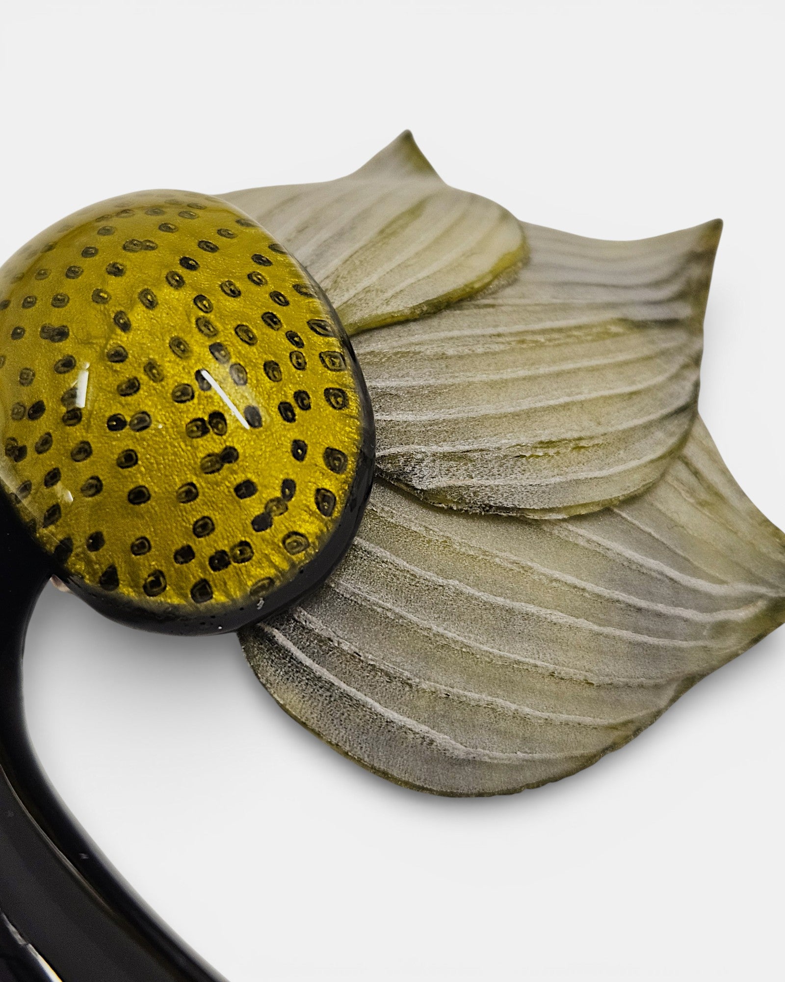 Broche Escultural "Flor de Loto" verde