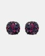 Pareja de pendientes de botón circulares Bohemme con pavé de circonitas multicolor en tonos rosa, violeta y azul.