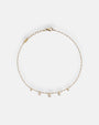 Collar de cadena fina dorada Tataborello extendido en círculo con cinco pequeñas perlas colgantes en la parte inferior y cierre ajustable de mosquetón.