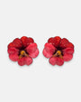 pareja de pendientes con forma de flor de pensamiento de Ciléa Paris, destacando sus pétalos superiores rojo oscuro y sus pétalos inferiores en color fucsia o rosa intenso brillante.