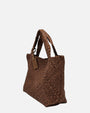 perfil del Bolso Tote Intrecciato Cognac de Plinio Visonà, destacando la profundidad de la base de 15 cm.