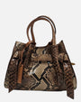 Bolso Pitón Pitagora de Plinio Visonà en piel estampada de serpiente con nudos laterales y etiqueta colgante de la firma.