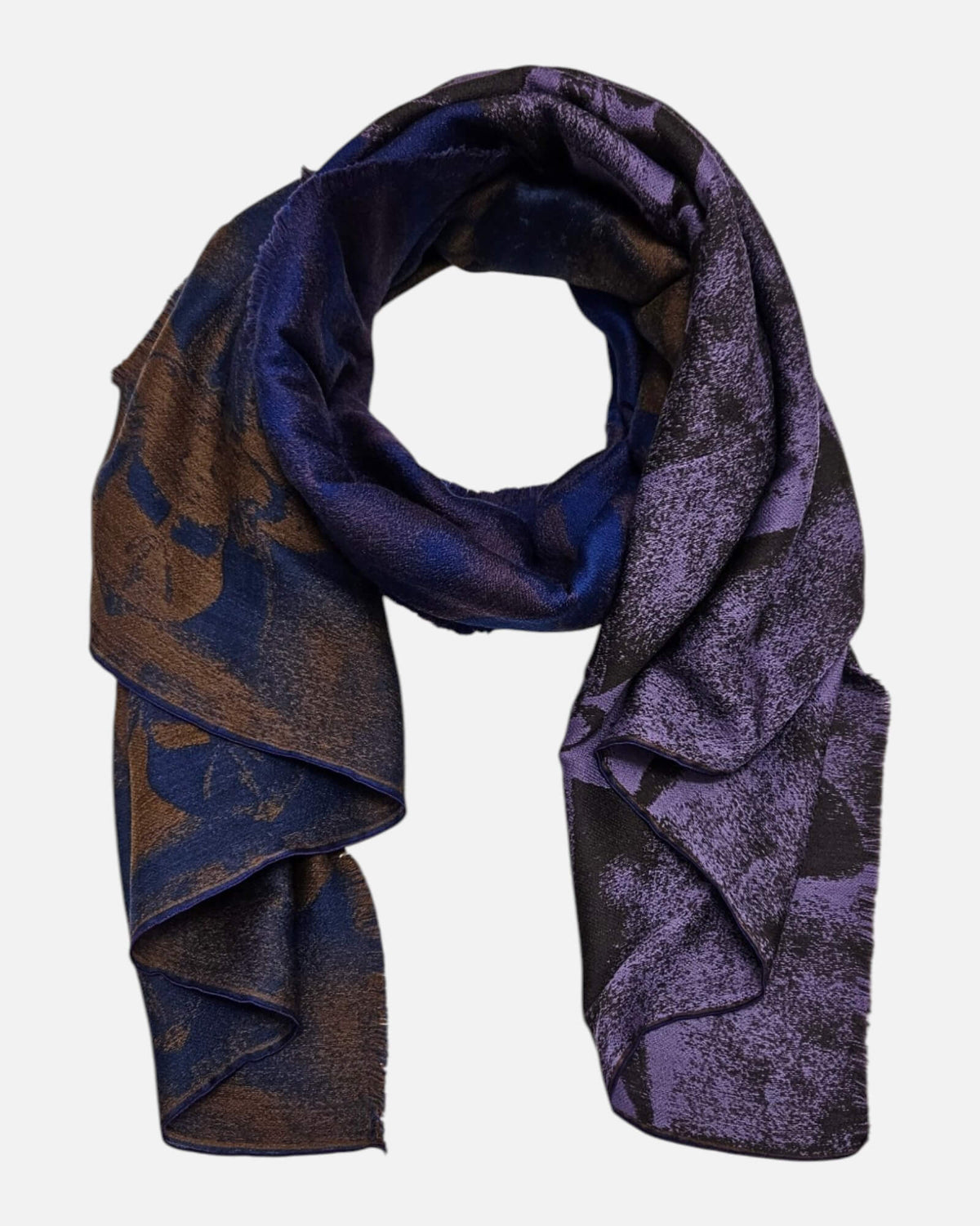Foulard Viola de lana y seda anudado en forma de bucle