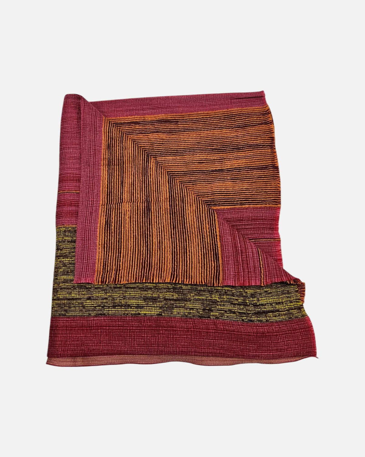 Foulard Riga Carmine dispuesto en bucle circular mostrando la riqueza de sus franjas de color.