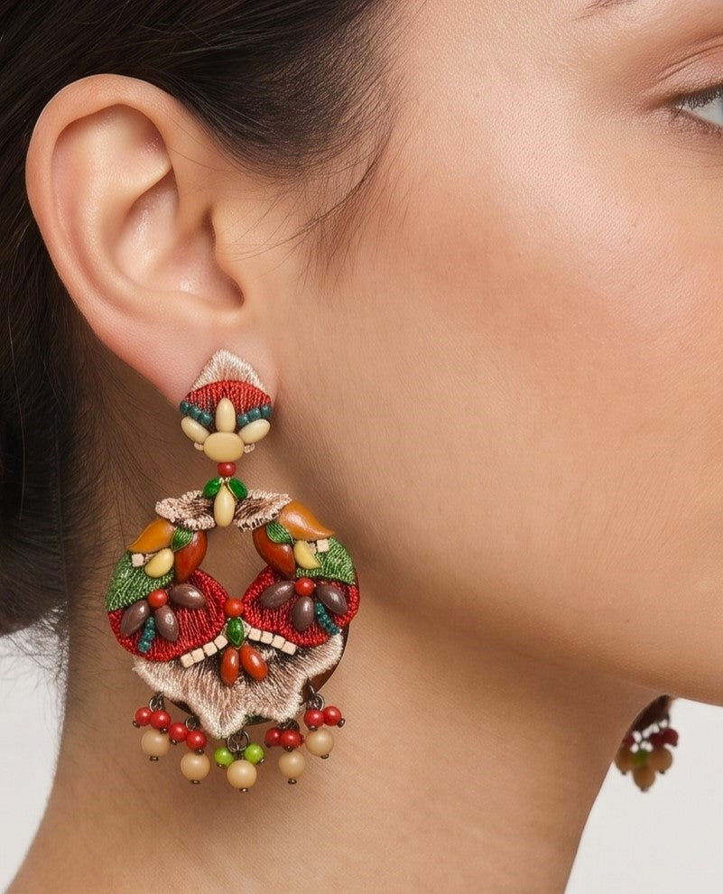 Pendientes grandes de fiesta Dublos bordados en rojo teja