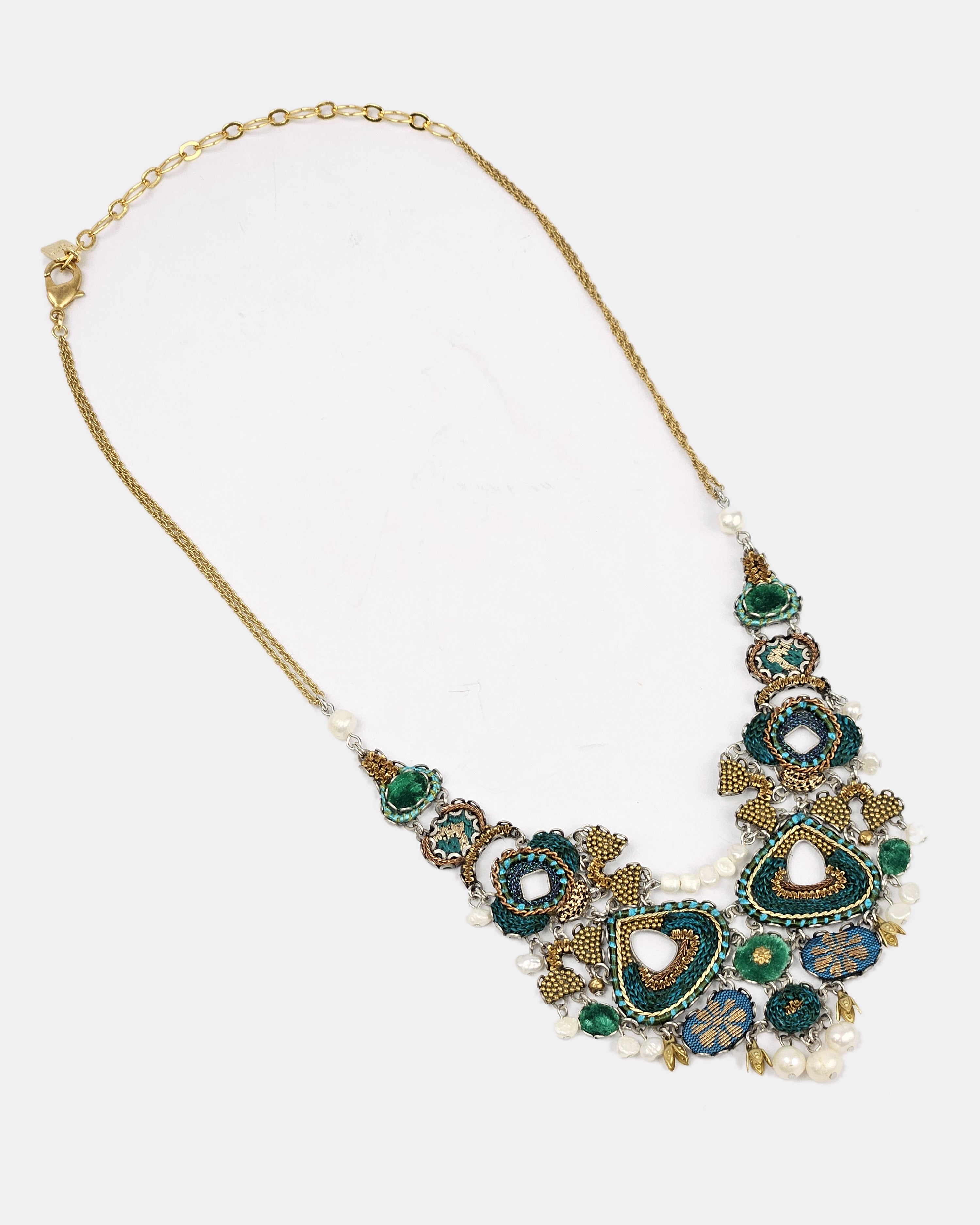 Collier Royal Velvet avec perles vertes
