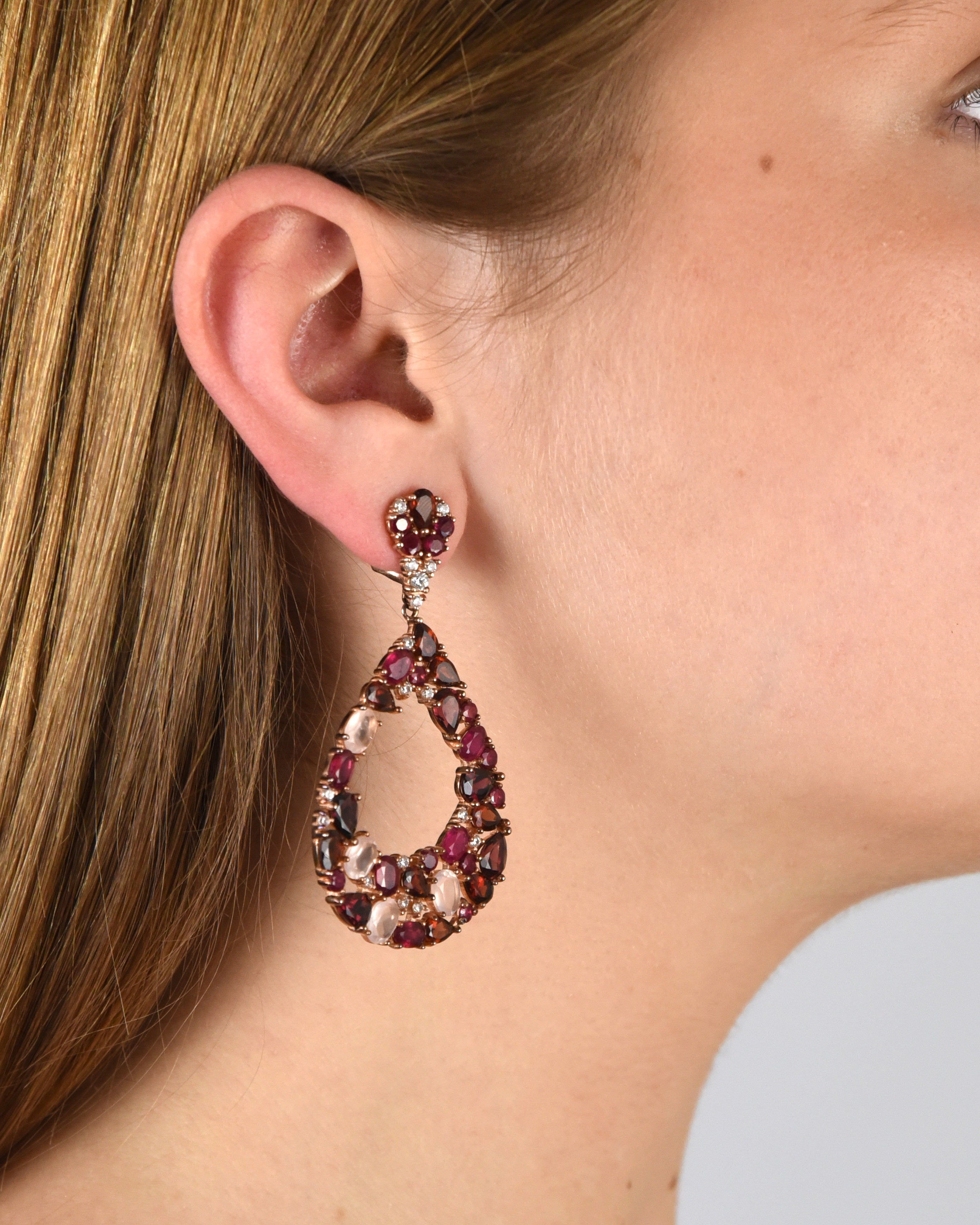 Pendientes de plata, rubís y cuarzos rojos