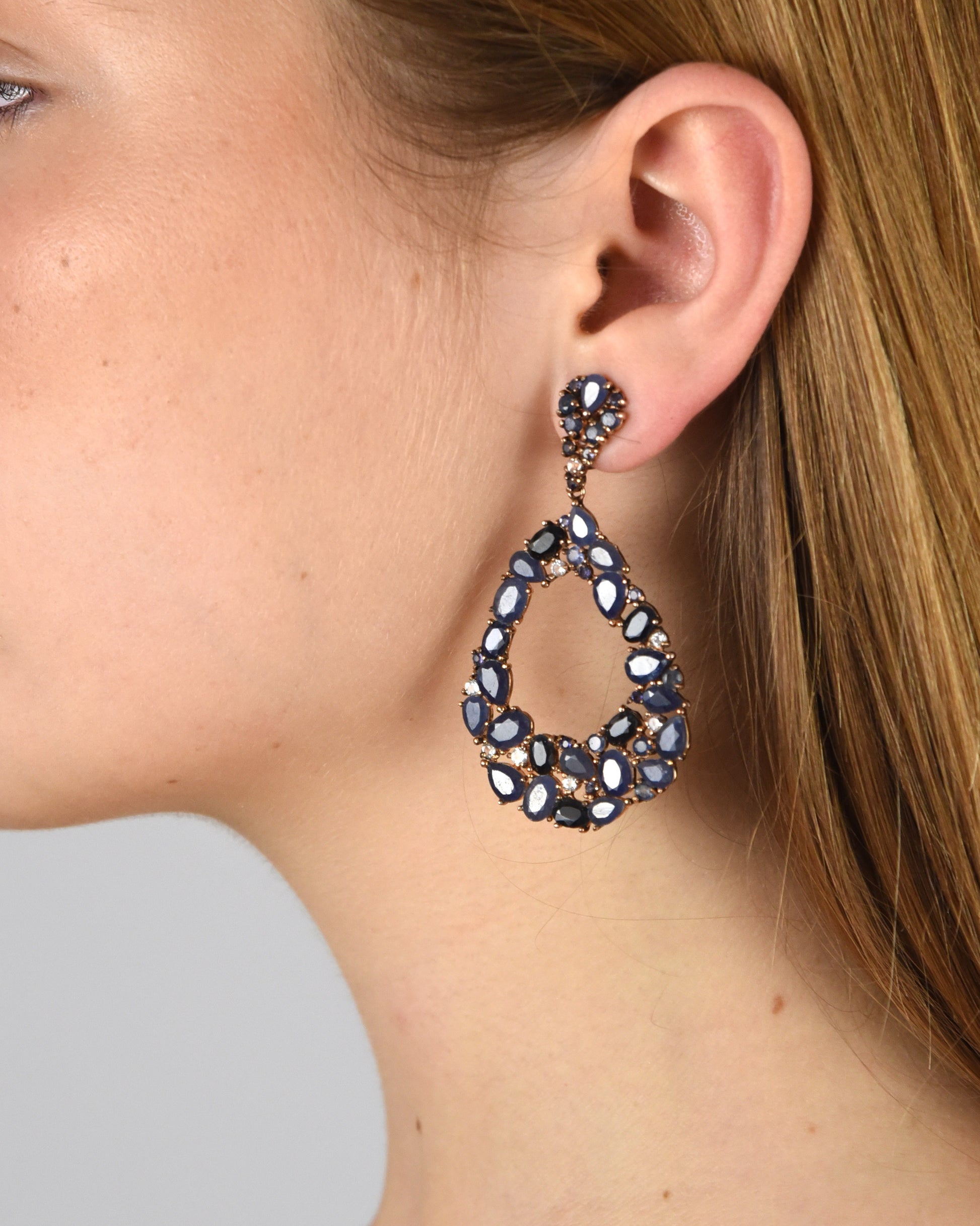 Pendientes azules de iolitas y labradoritas