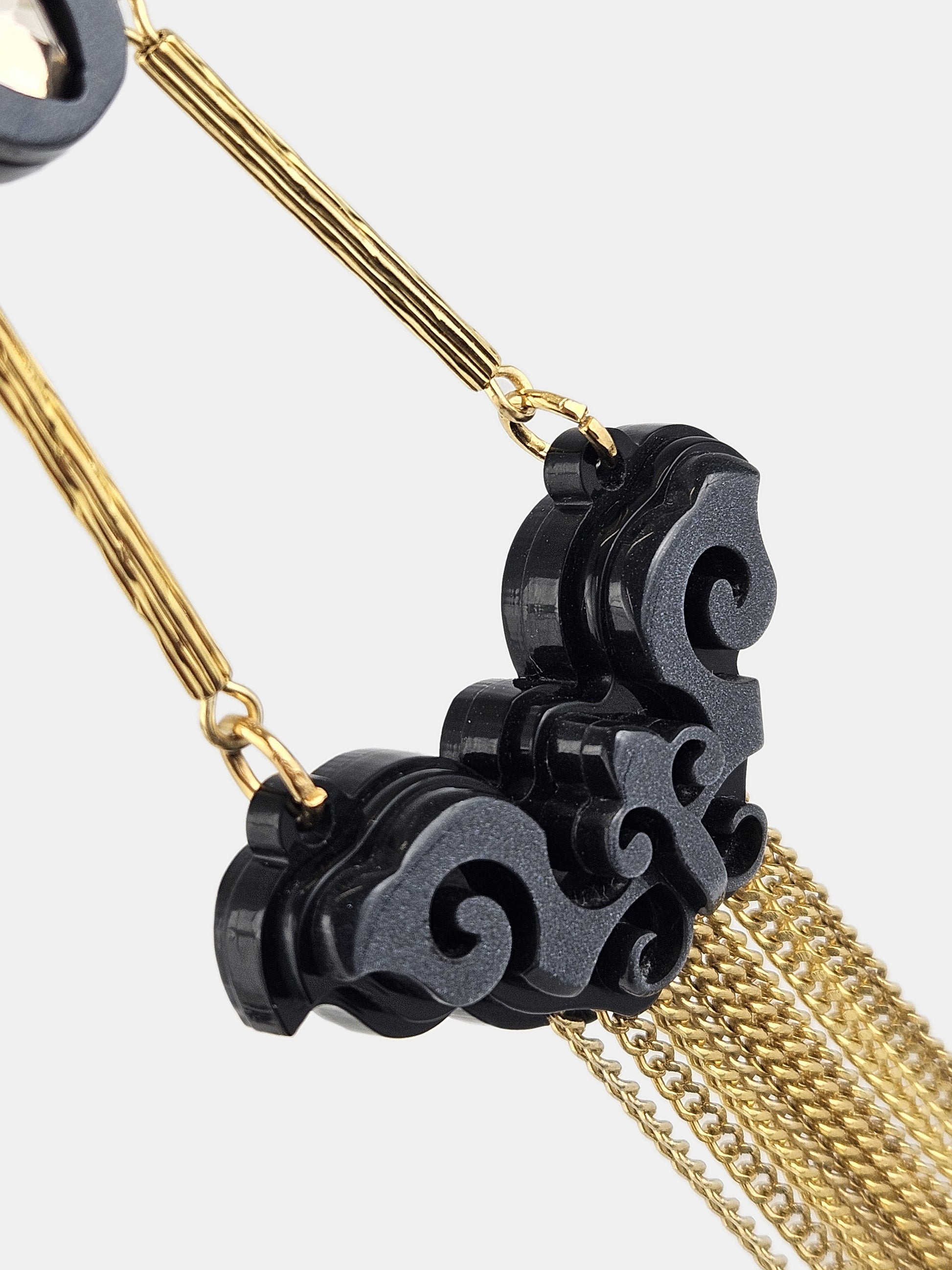 Pendiente Baroque gris y negro