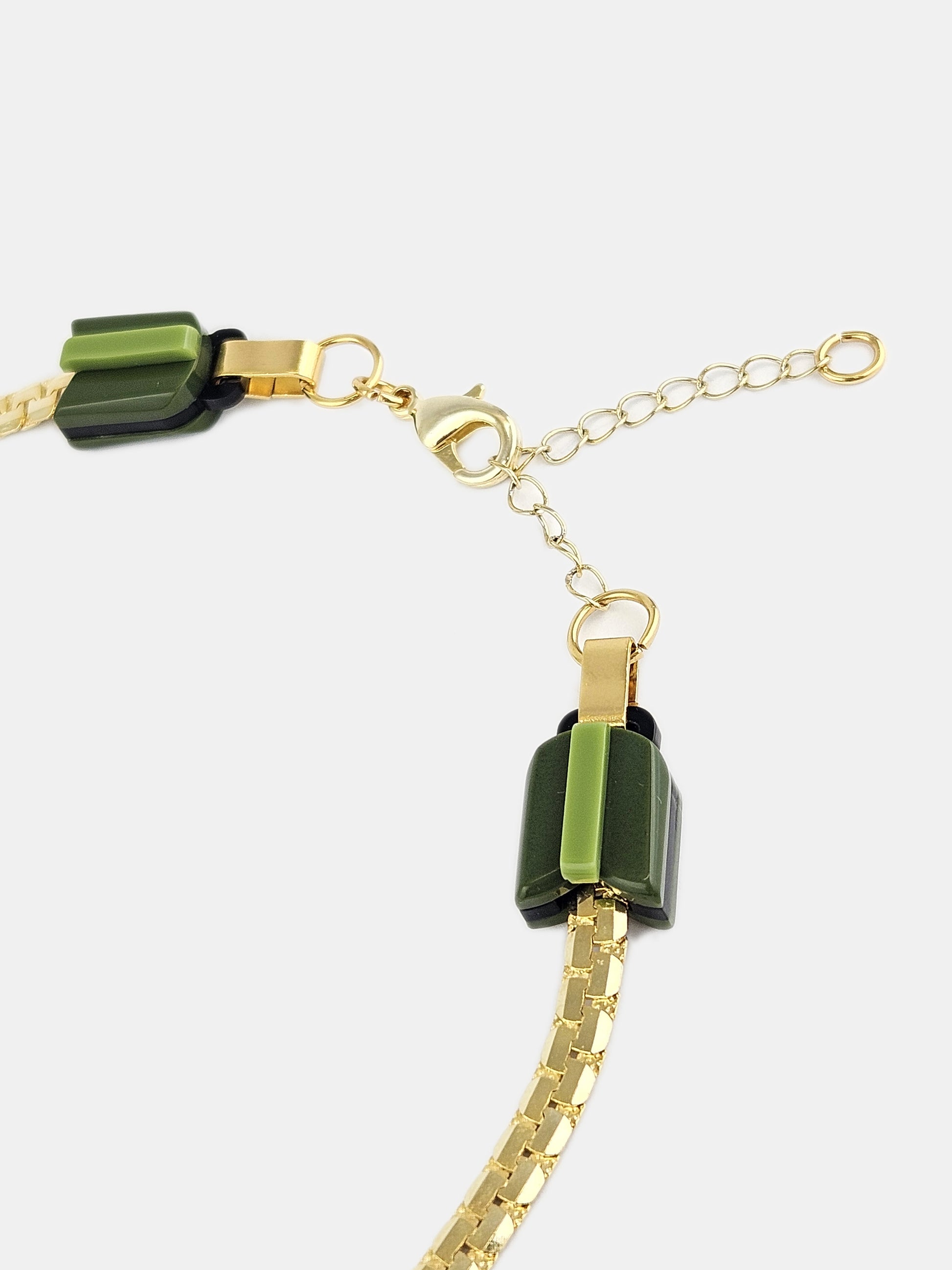 Collar Tulipa Verde-Rosé de Gissa Bicalho