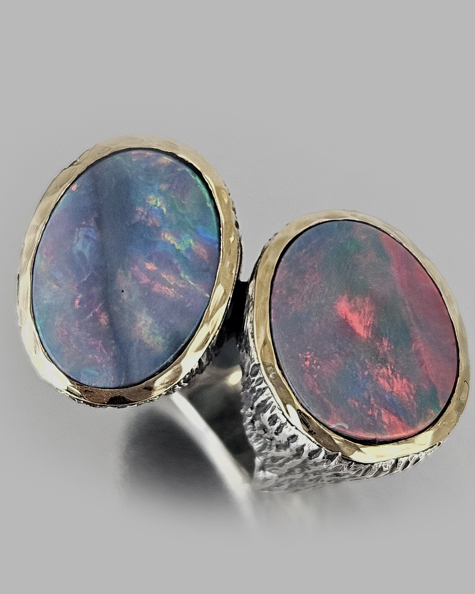 Sortija plata y ópalas Styliano