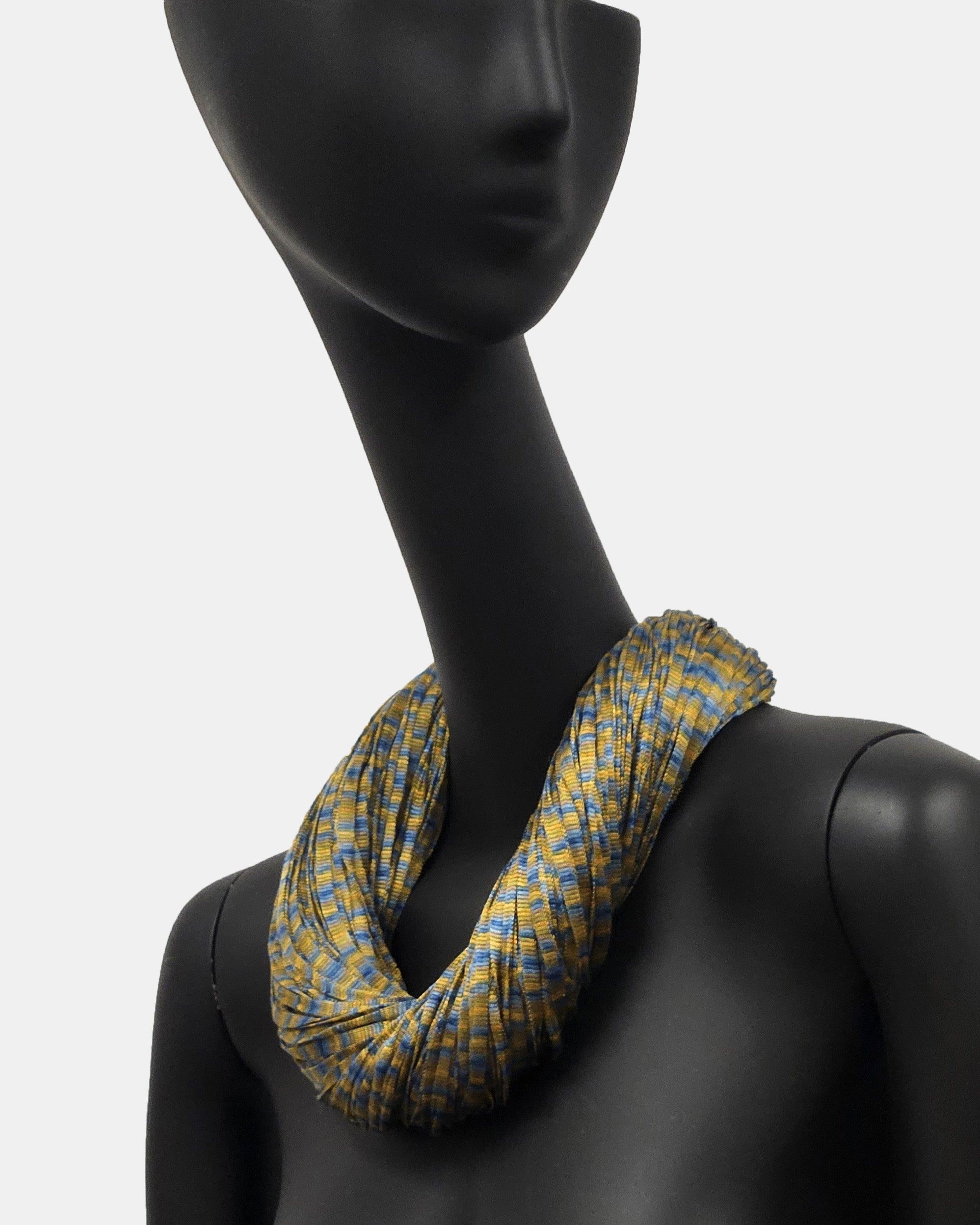 Collar seda jaspeado azul y dorado