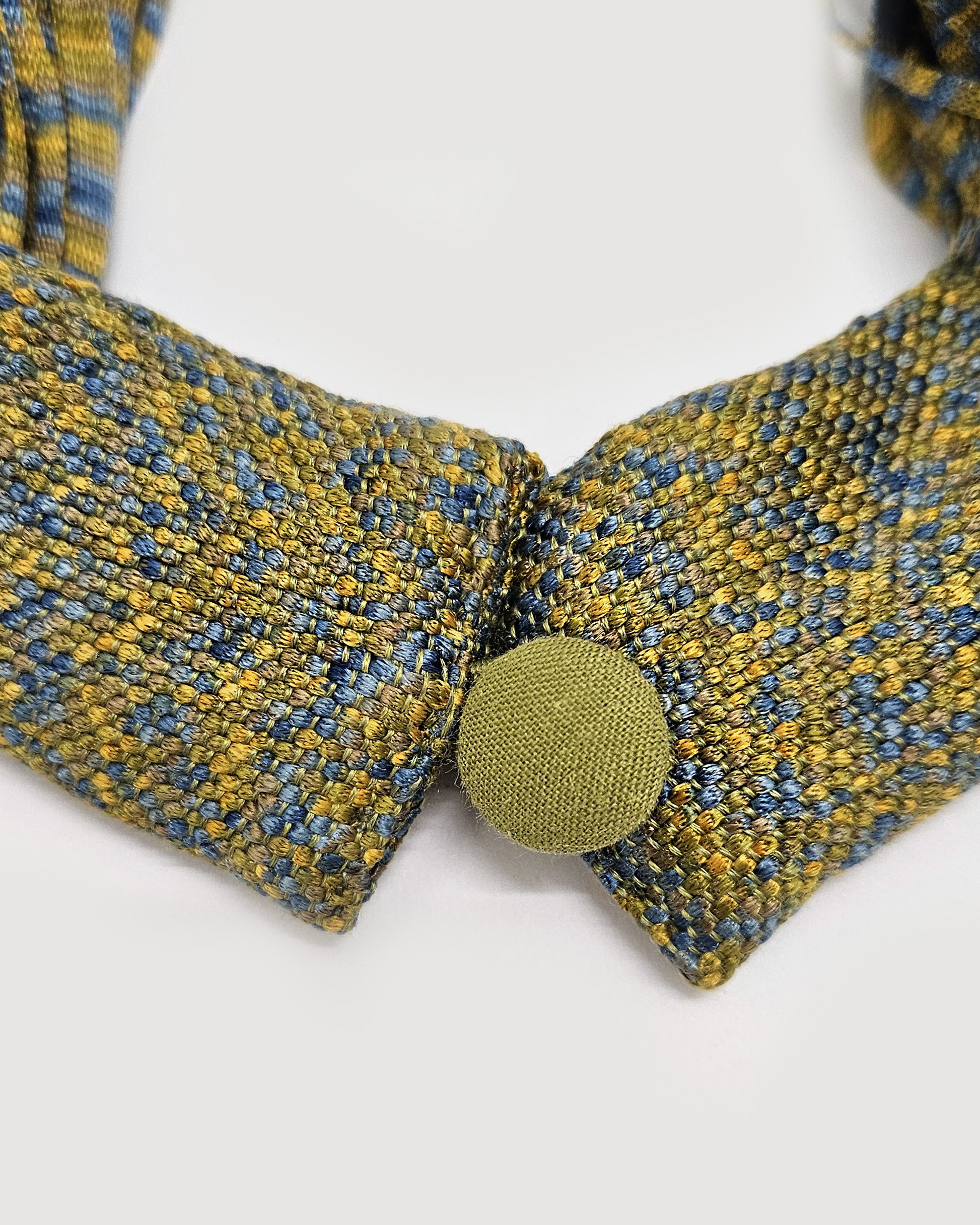 Collar seda jaspeado azul y dorado