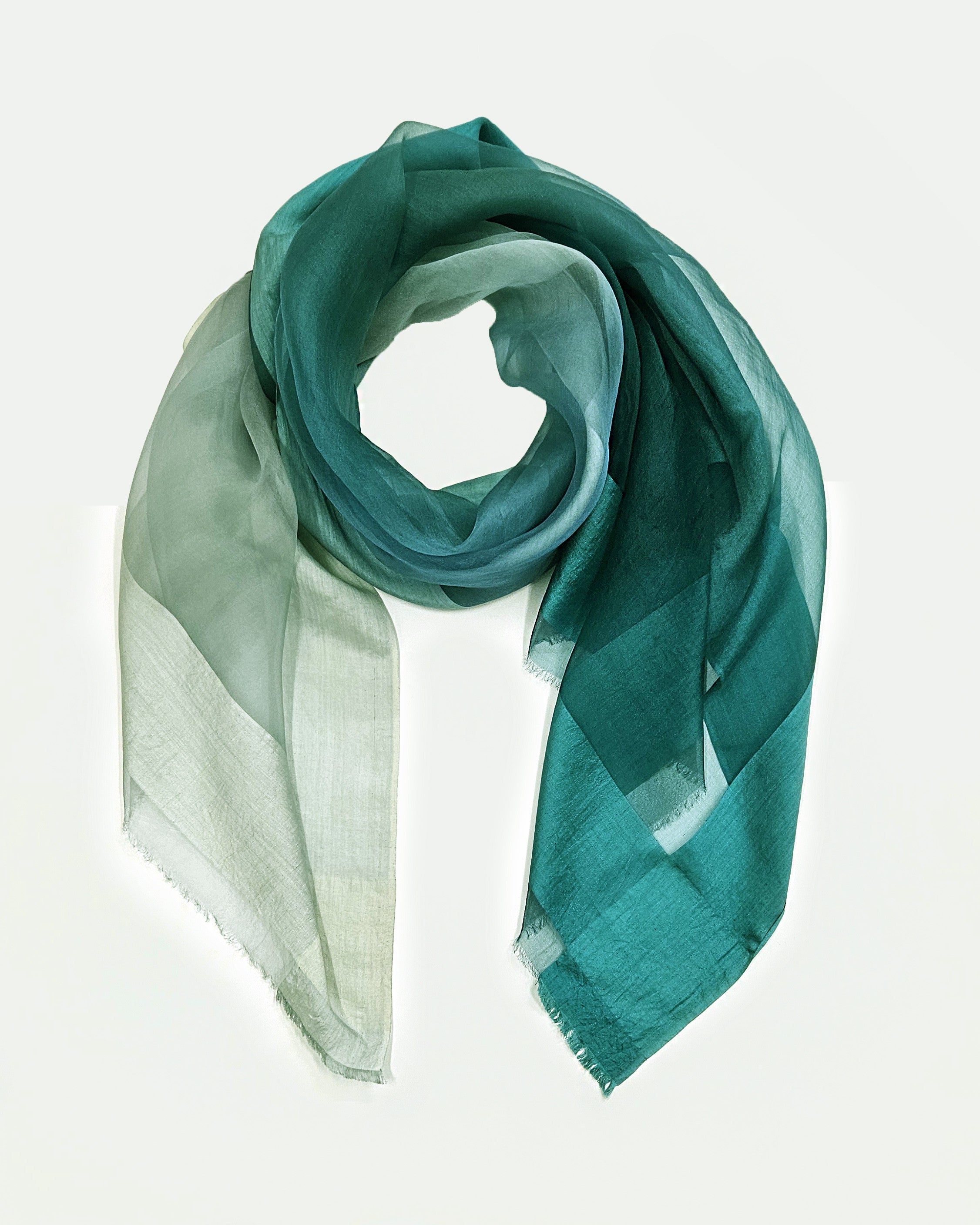 Écharpe élégante en soie vert turquoise 