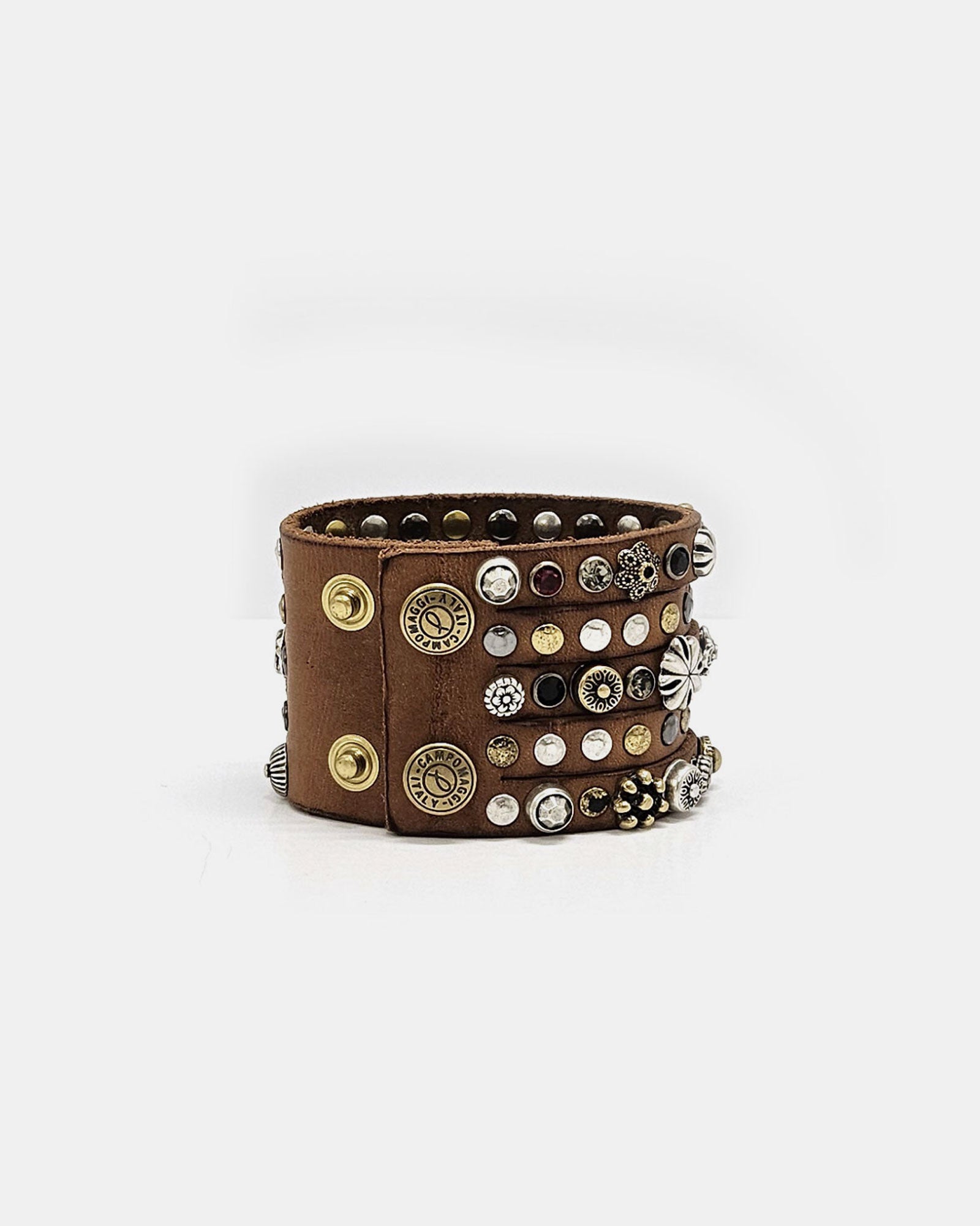 Brazalete piel y tachas camel