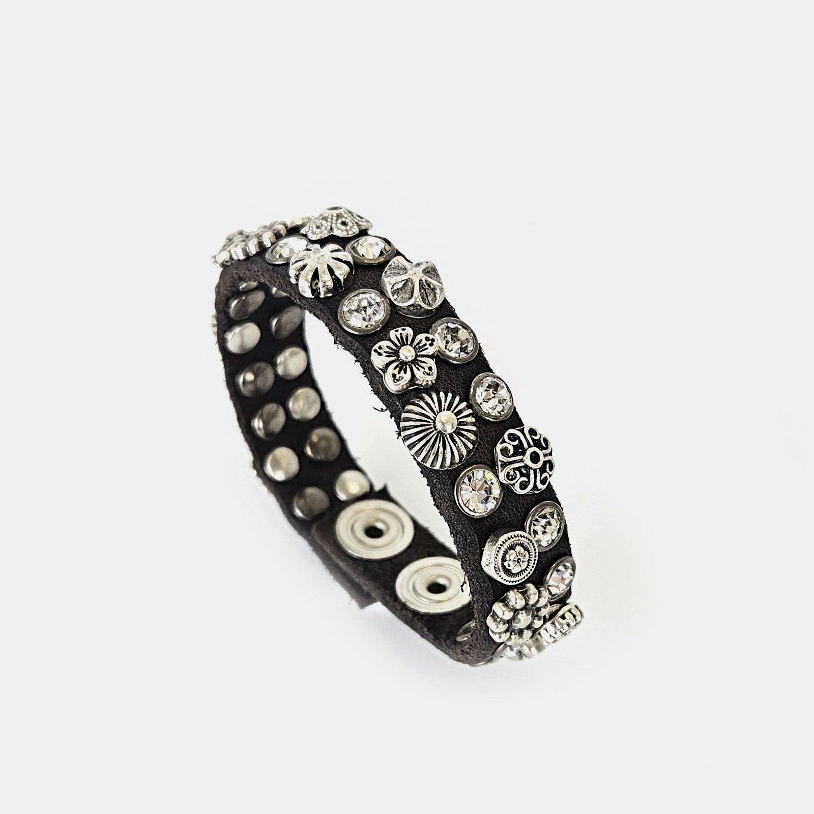 Pulsera piel marrón tachas y cristal