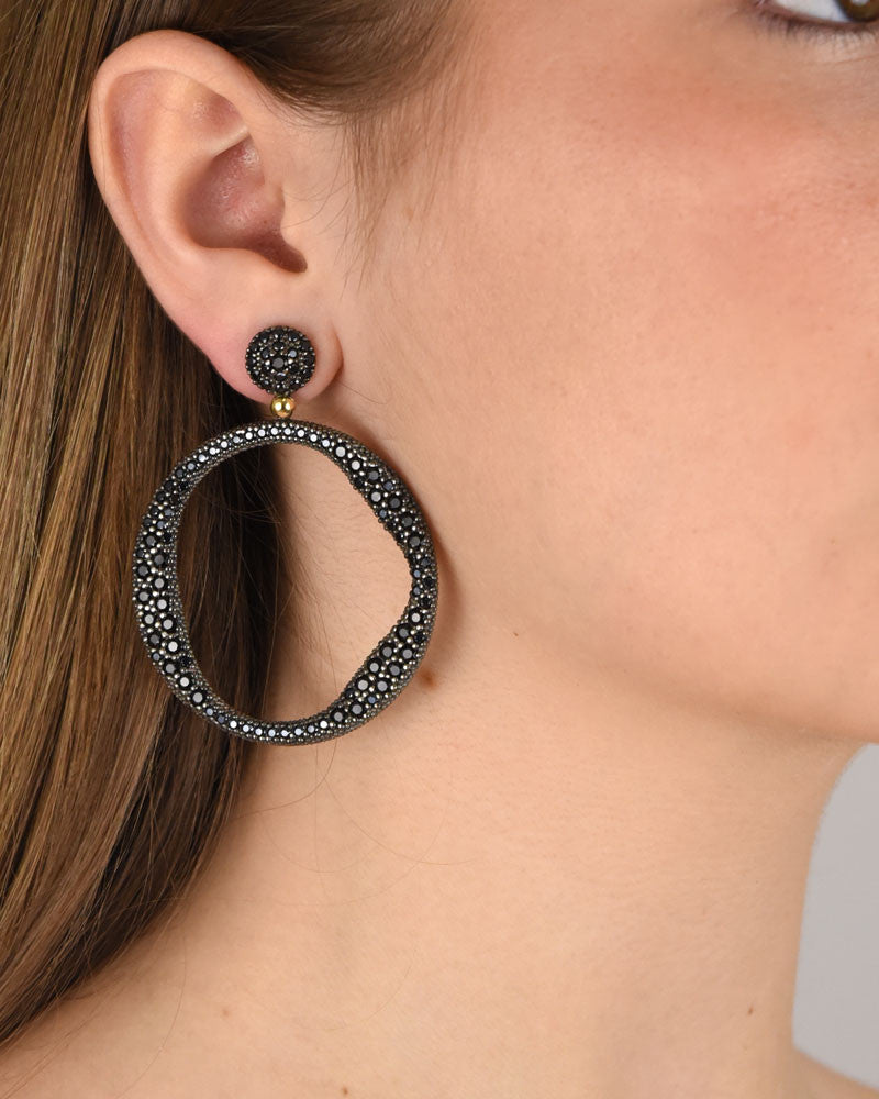 Pendientes Bohemme aro con espinelas negras