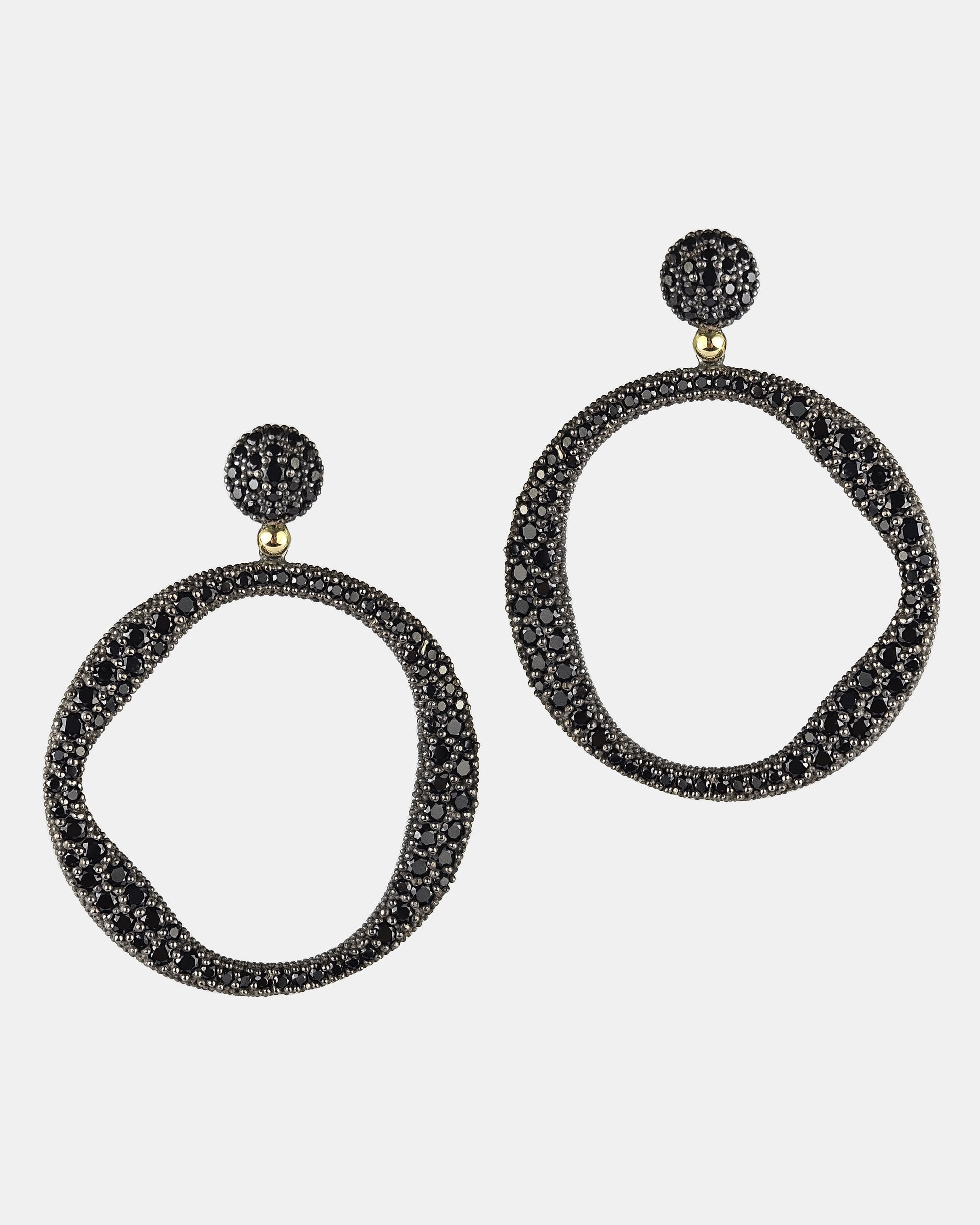 Pendientes Bohemme aro con espinelas negras