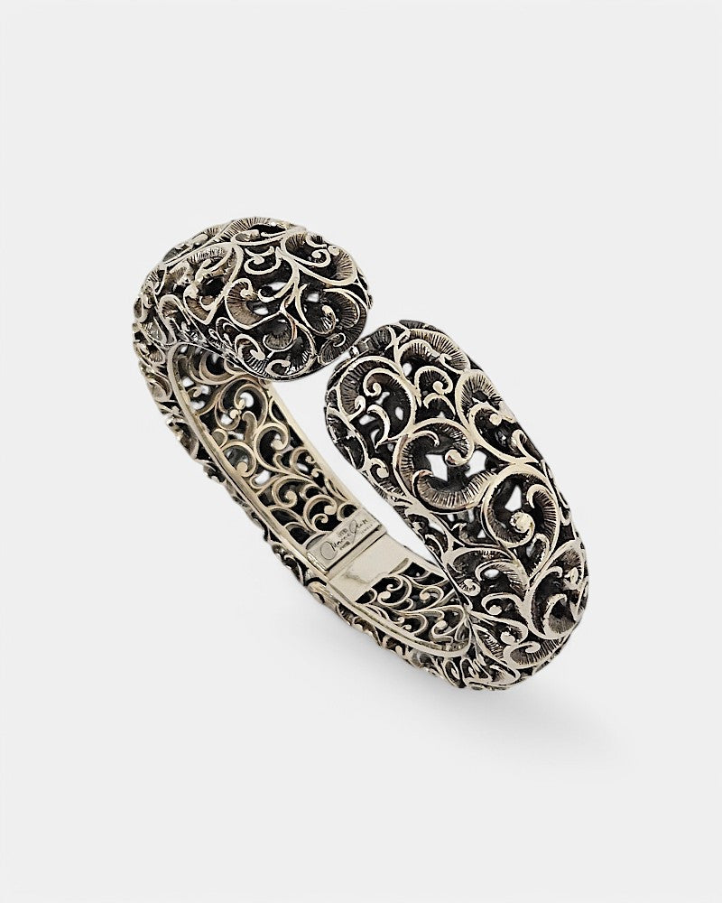 Pulsera de plata tallada ancha