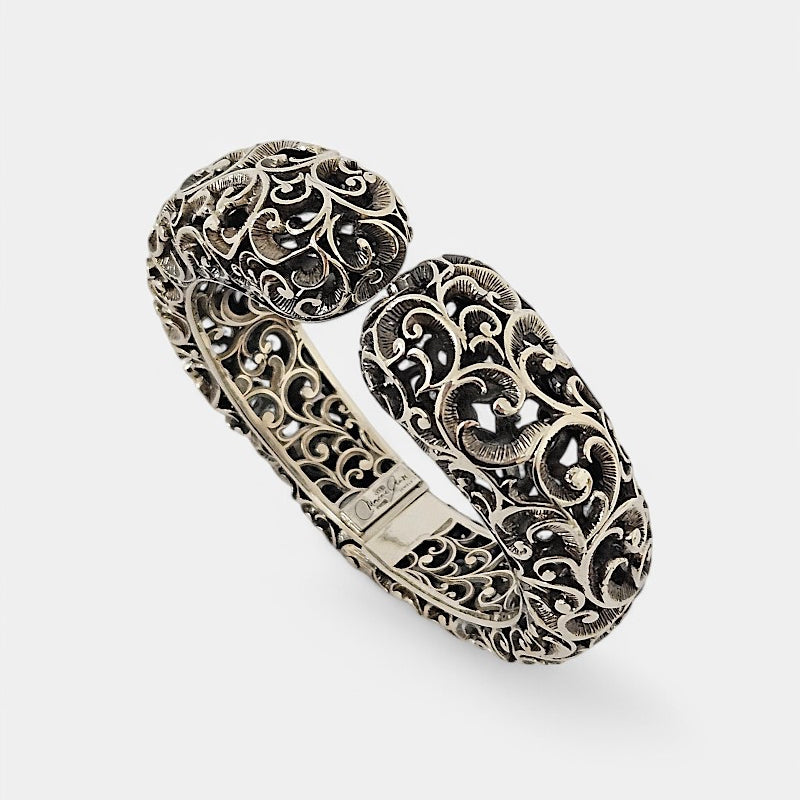 Pulsera de plata tallada ancha