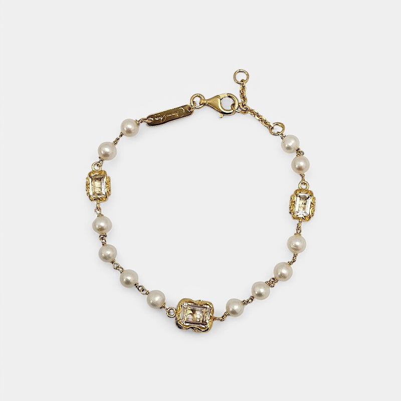 Pulsera de plata dorada tallada a mano con perlas y cristal