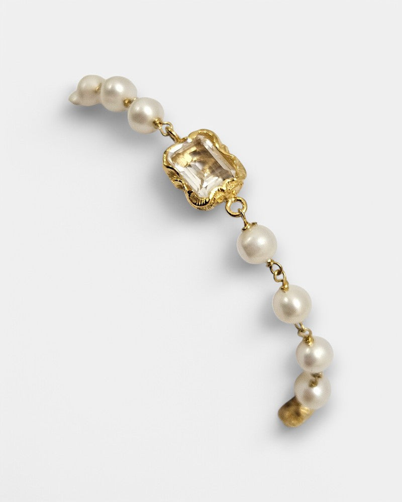 Pulsera de plata dorada tallada a mano con perlas y cristal