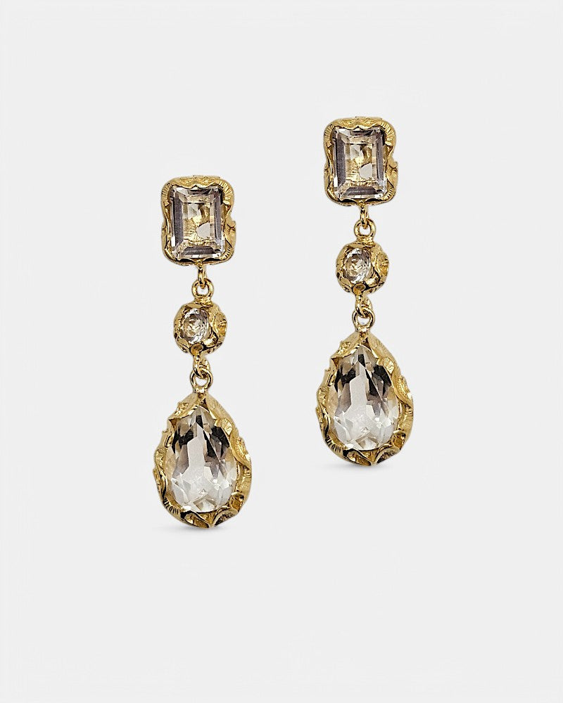 Pendientes de plata dorados tallados a mano con piedras