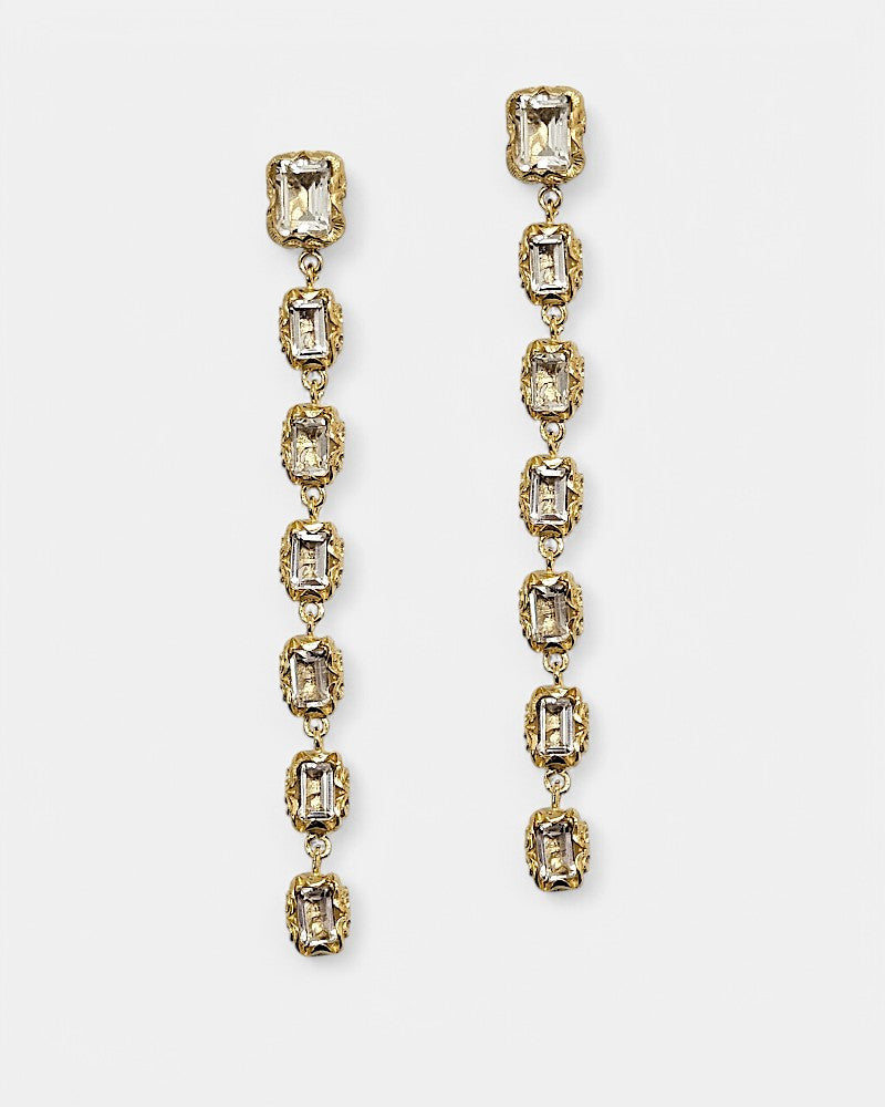 Pendientes de plata dorados tallados a mano con piedras