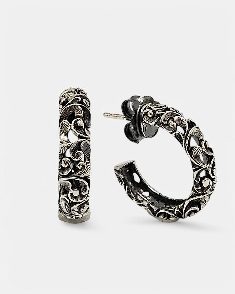 Pendientes de aro en plata tallada