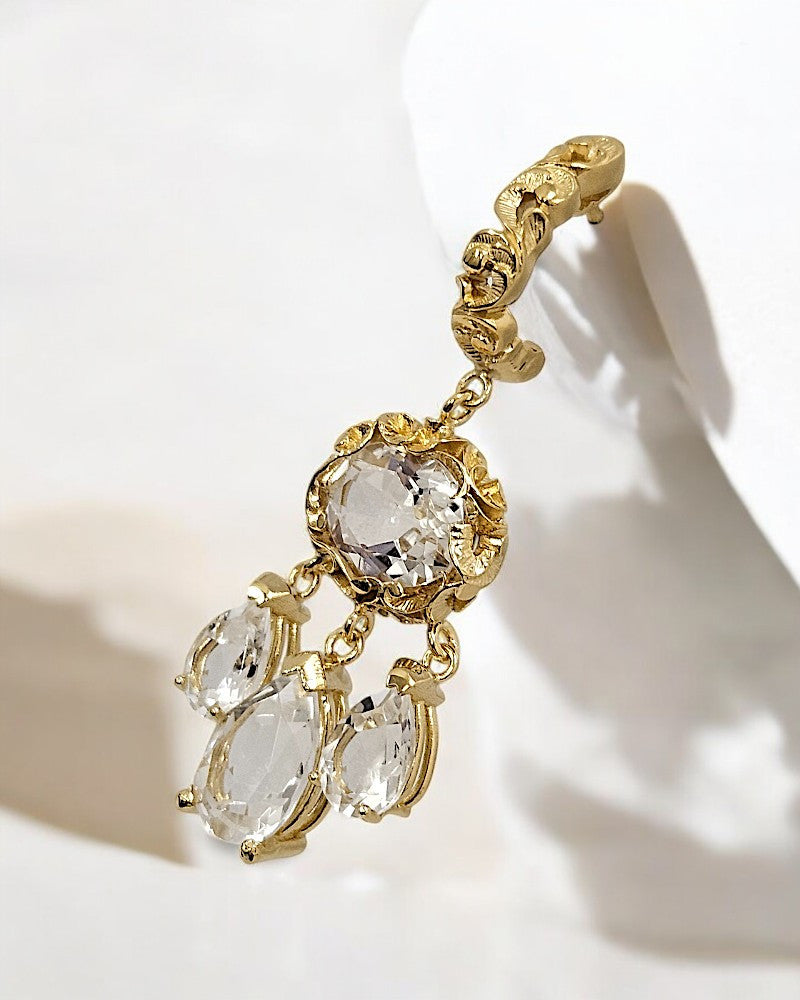Pendientes de plata labrada con cristal de roca dorados