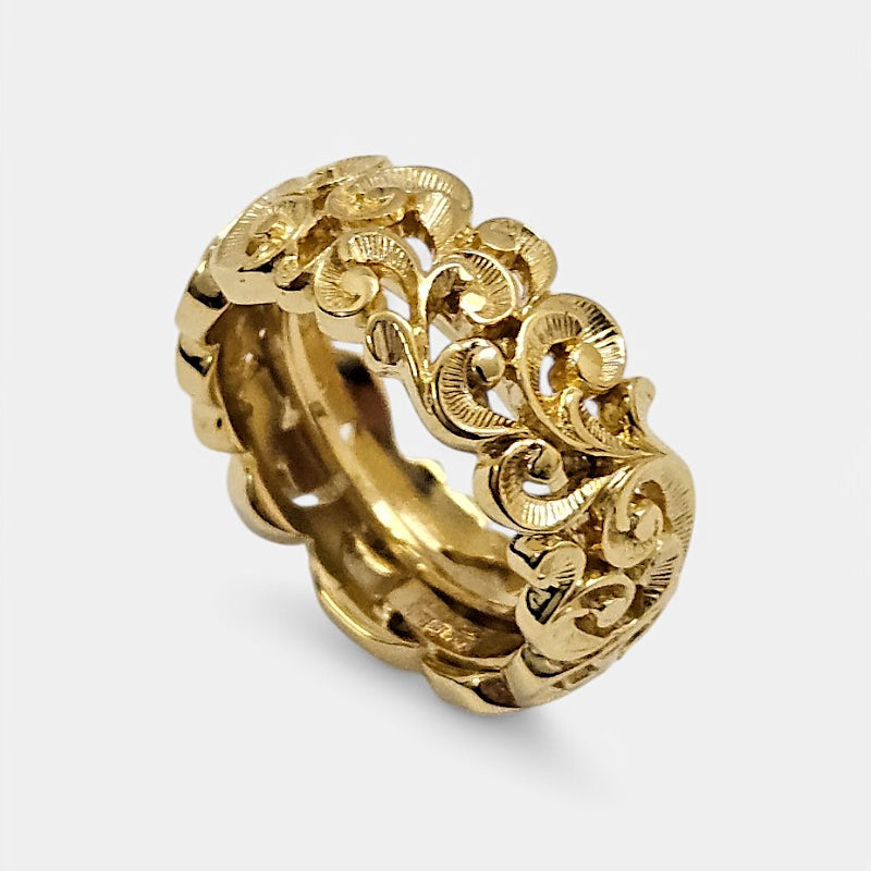 anillo ancho Clarice de Maria e Luisa Jewels en plata 925 chapada en oro con filigrana calada.