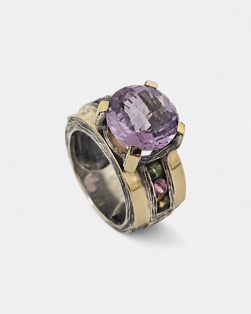 Sortija de plata y amatista lila