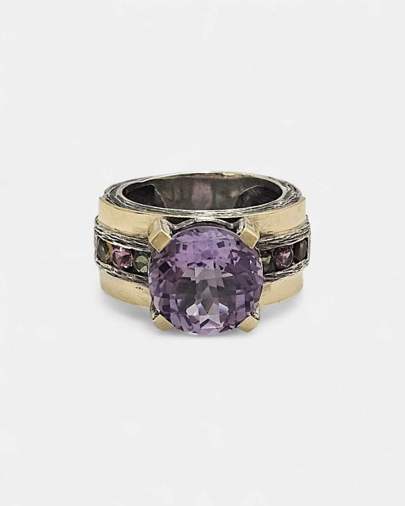 Sortija de plata y amatista lila