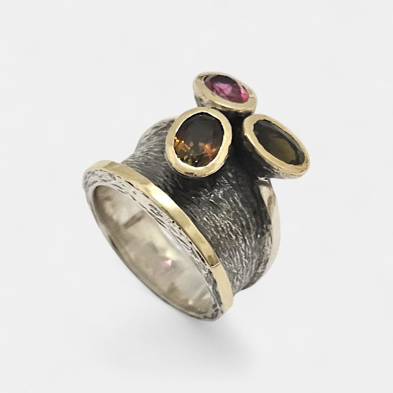 Sortija de plata y turmalinas