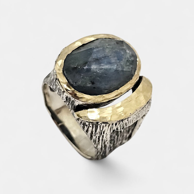 Sortija de plata y cianita