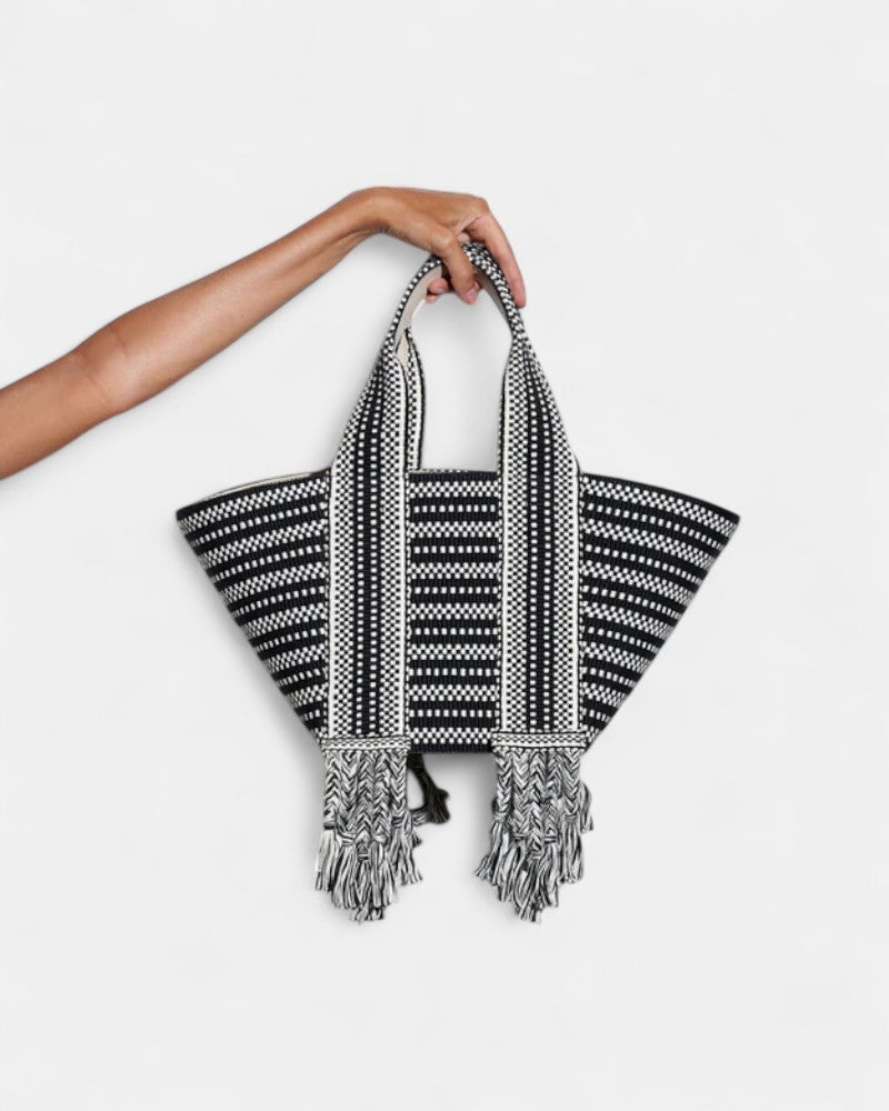 Bolso tejido y piel bicolor blanco y negro