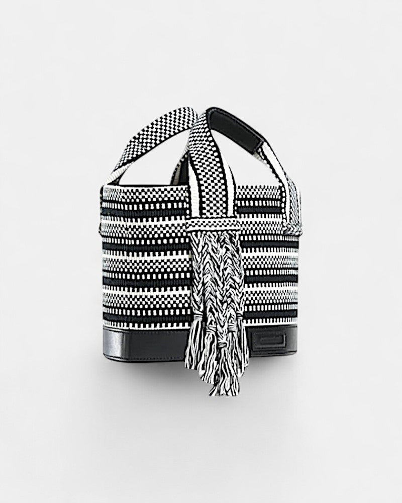 Bolso tejido y piel bicolor negro y blanco