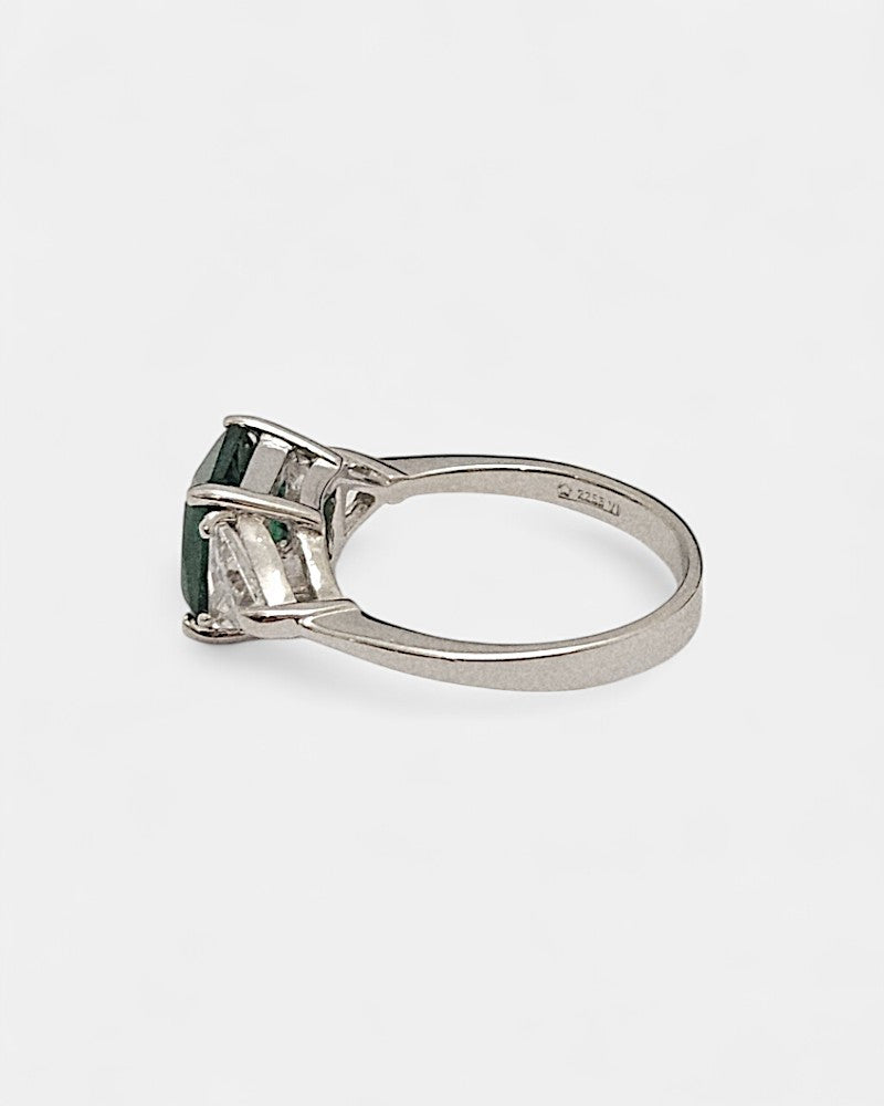 Silver ring with emerald green cubic zirconia
