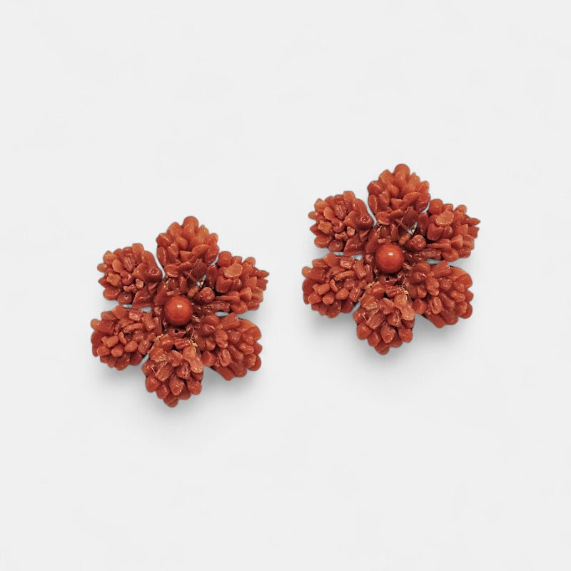 Pendientes de coral flor