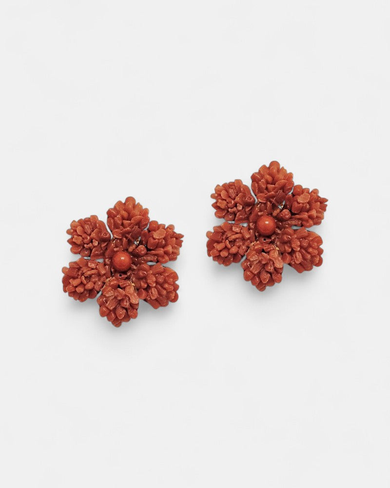 Pendientes de coral flor