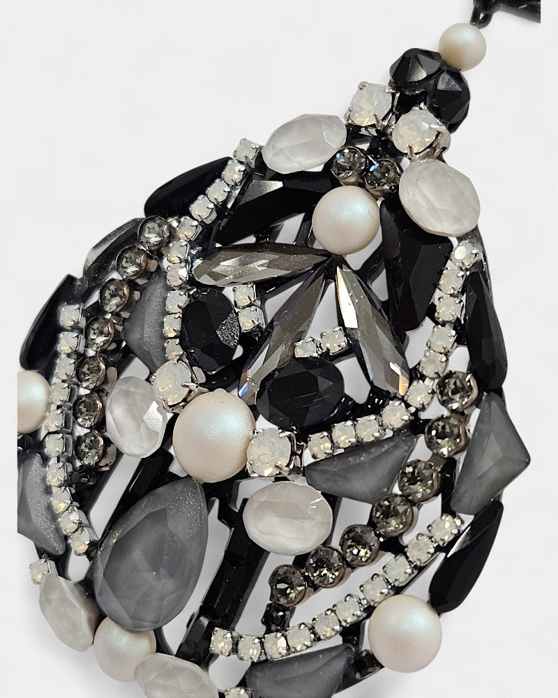 Pendientes swarovski blanco y negro Kavira