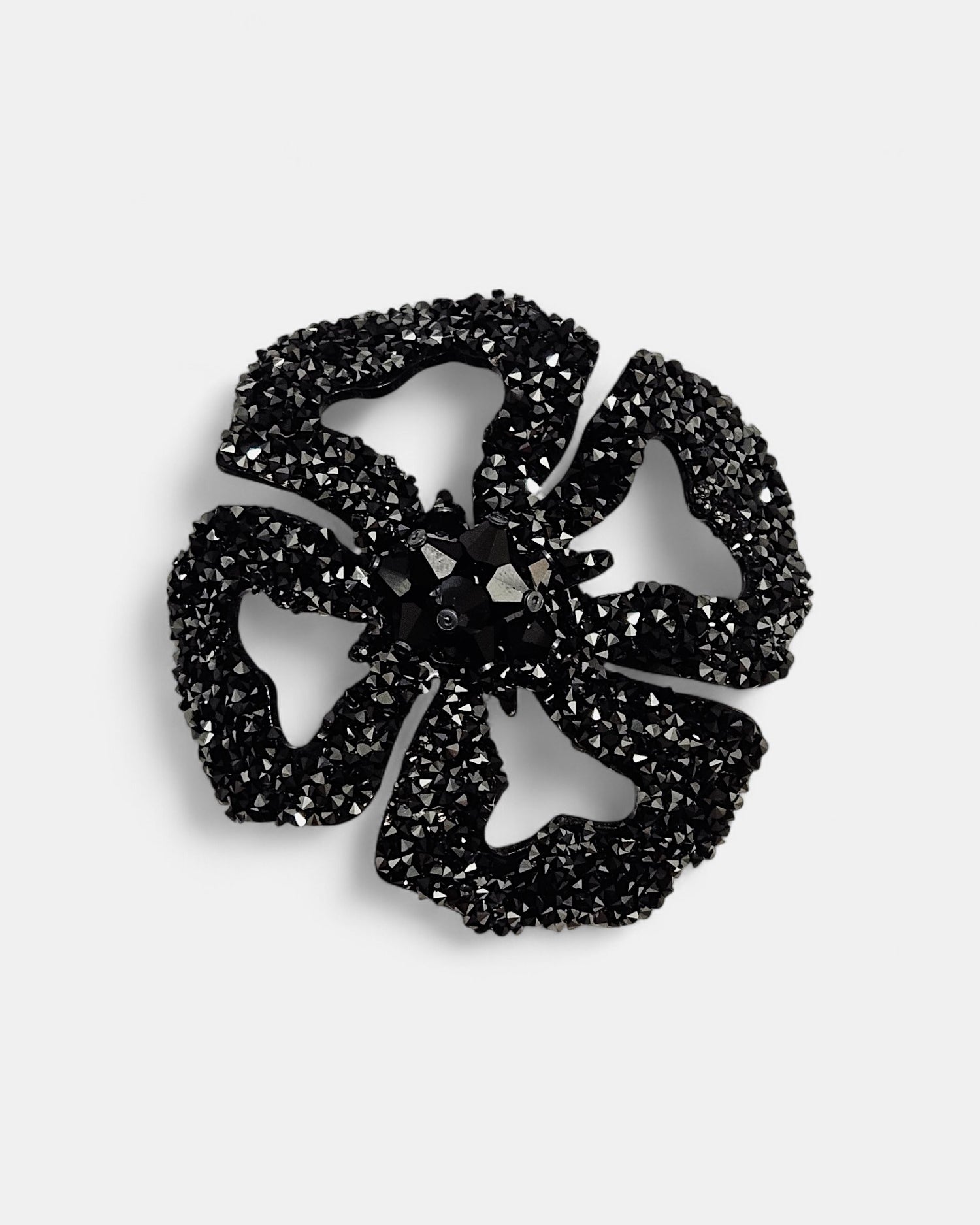 Broche negro swarovski Mirtae