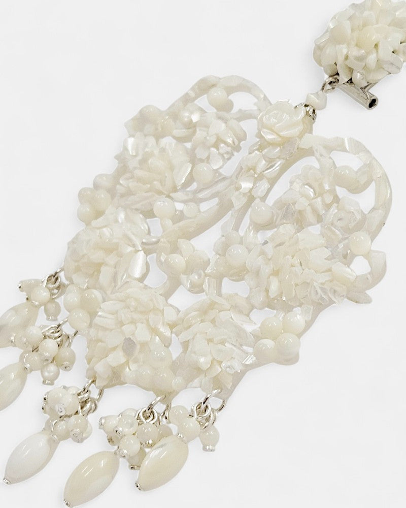 Solea mother-of-pearl pendant