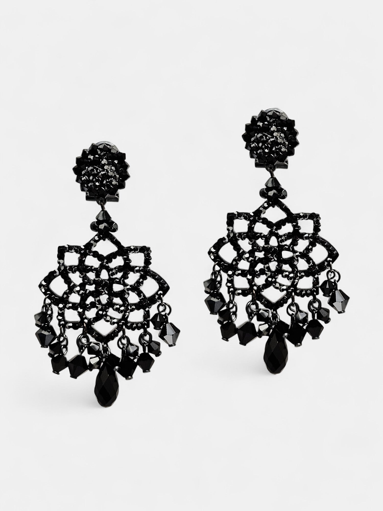 Zairel Swarovski black earring