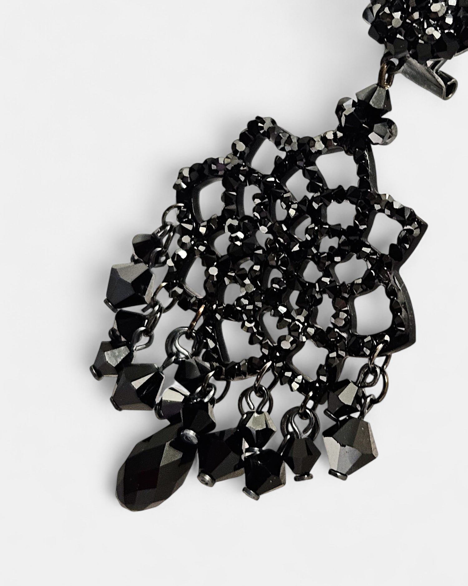 Zairel Swarovski black earring