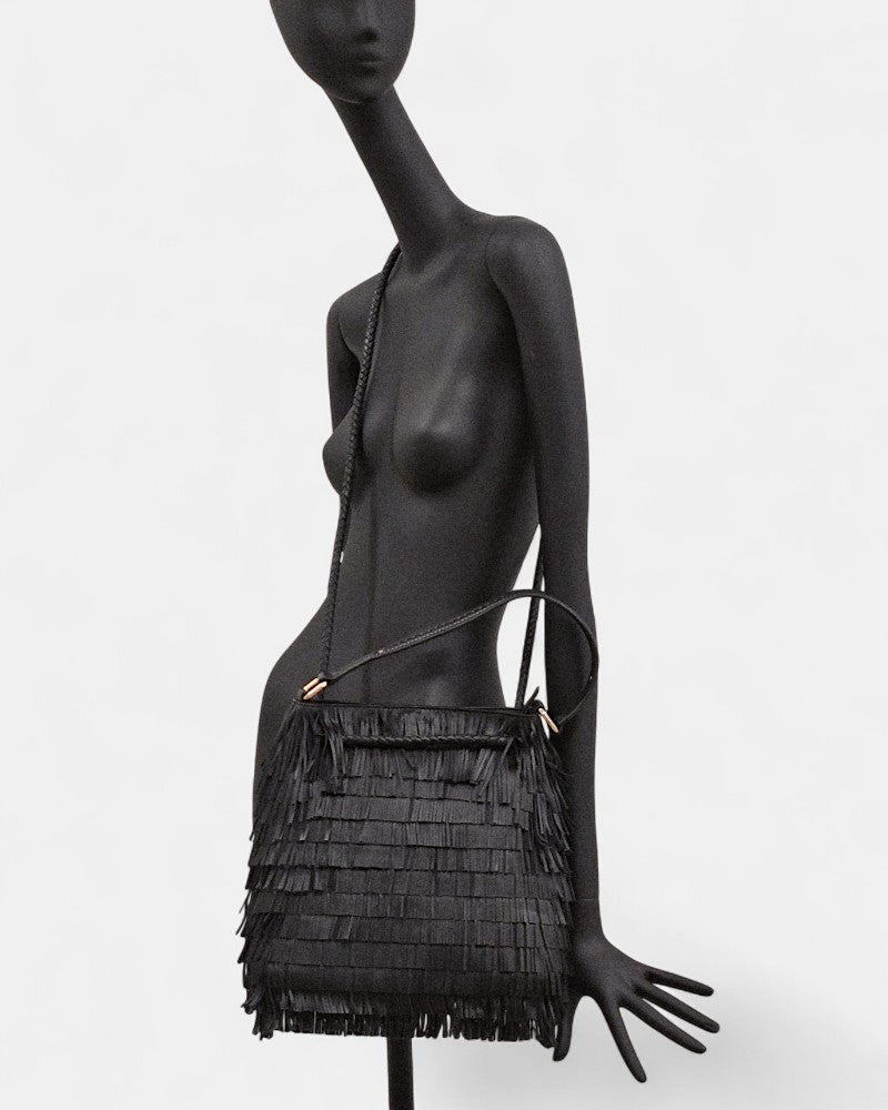 Bolso piel negro flecos