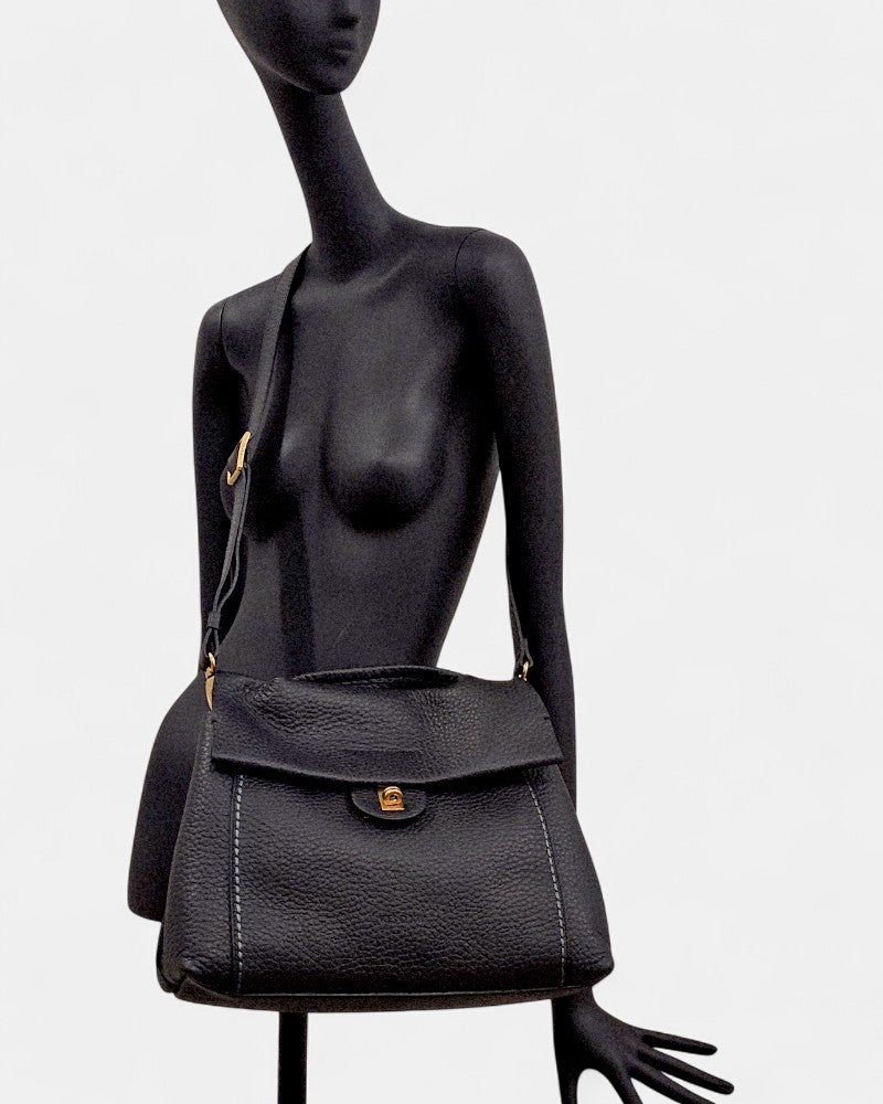 Bolso de piel con asa de mano negro