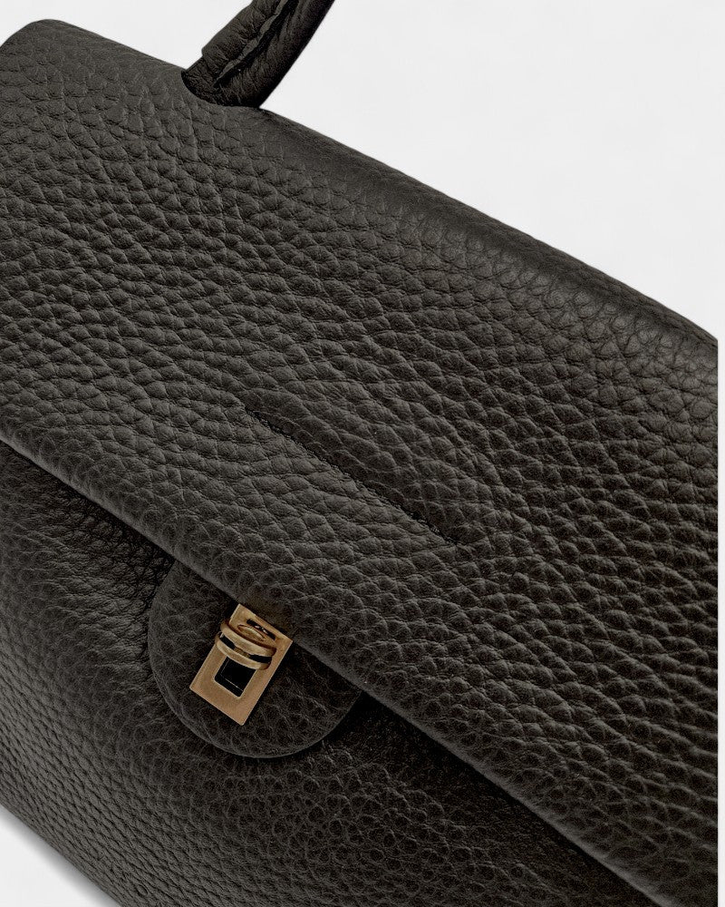 Bolso de piel con asa de mano negro