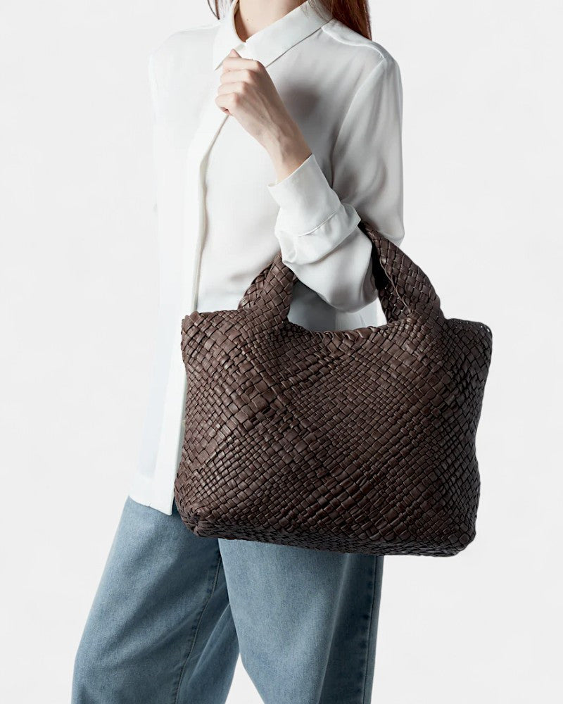 Bolso de mano en piel trenzada marrón